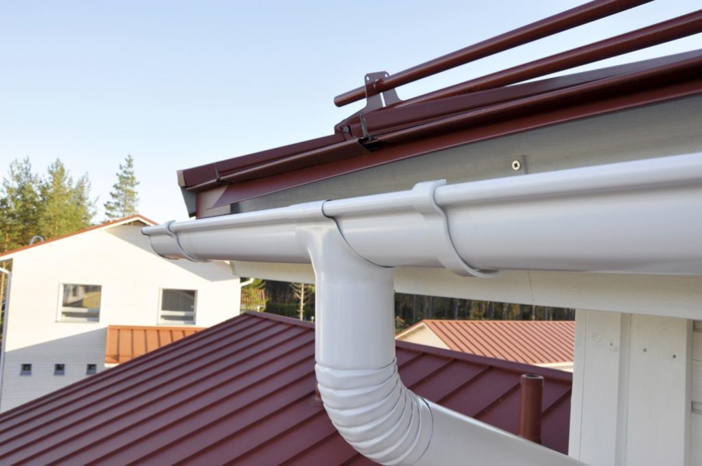 Talovarustepojat - sadevesijärjestelmät